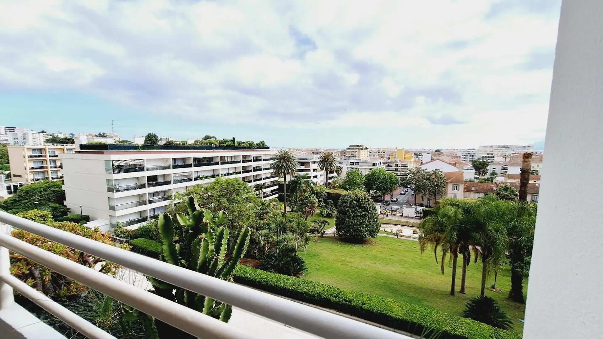Superbe Loft Avec Terrasse Cannes Montfleury 0*,  France
